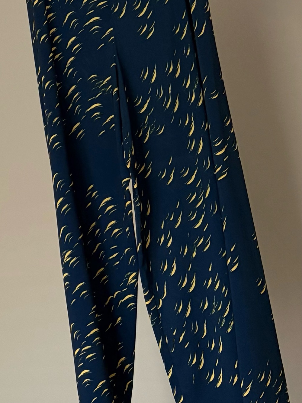 Alice + Olivia Navy Wide-Leg Pants with Yellow Dash Print